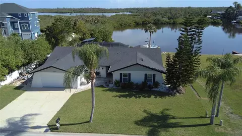 5717 Seabreeze Dr, Port Richey, FL 34668