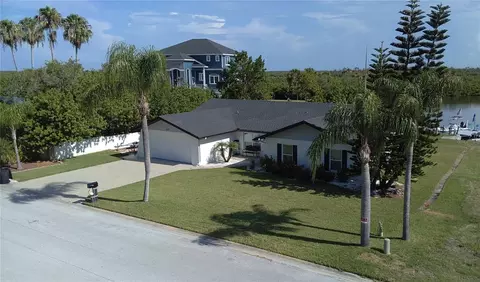 5717 Seabreeze Dr, Port Richey, FL 34668