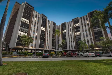 10355 Paradise Blvd #702, Treasure Island, FL 33706