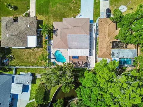 View/Area - 3282 Honeysuckle Rd, Largo, FL 33770 photo 5 of 20