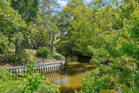 View/Area - 3282 Honeysuckle Rd, Largo, FL 33770 photo 3 of 20