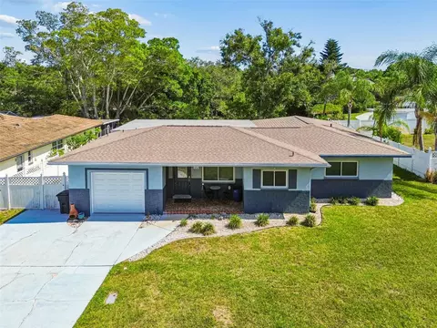 View/Area - 3282 Honeysuckle Rd, Largo, FL 33770 photo 4 of 20