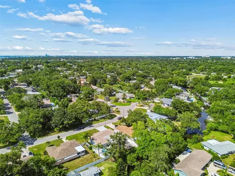 View/Area - 3282 Honeysuckle Rd, Largo, FL 33770 photo 17 of 20