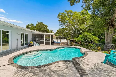 Exterior - 3282 Honeysuckle Rd, Largo, FL 33770 photo 14 of 22