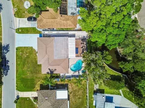 View/Area - 3282 Honeysuckle Rd, Largo, FL 33770 photo 2 of 20