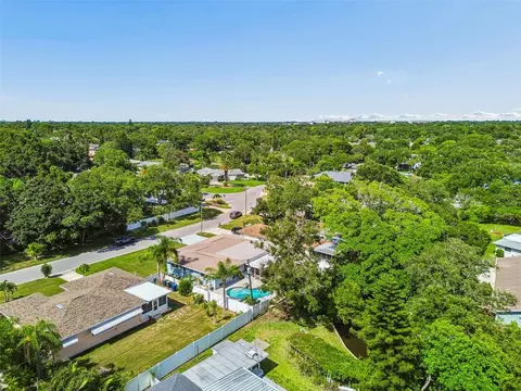 View/Area - 3282 Honeysuckle Rd, Largo, FL 33770 photo 19 of 20