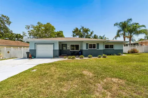 Exterior - 3282 Honeysuckle Rd, Largo, FL 33770 photo 3 of 22