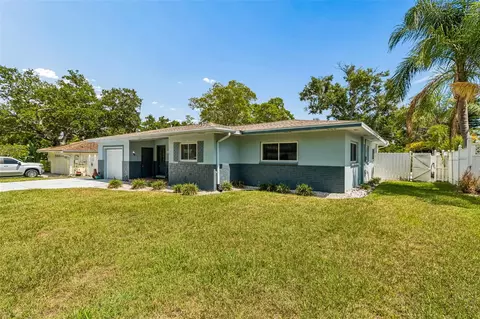 Exterior - 3282 Honeysuckle Rd, Largo, FL 33770 photo 2 of 22
