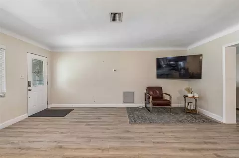 Living - 3282 Honeysuckle Rd, Largo, FL 33770 photo 3 of 9