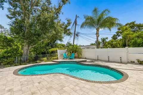 Exterior - 3282 Honeysuckle Rd, Largo, FL 33770 photo 15 of 22