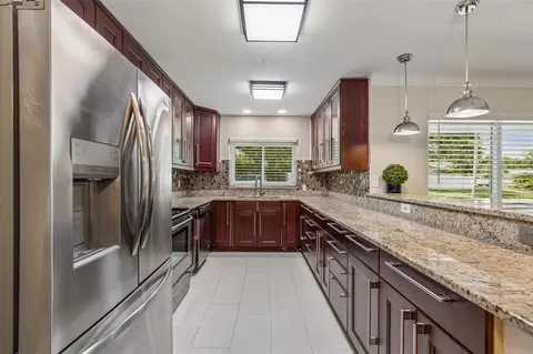 Kitchen - 3282 Honeysuckle Rd, Largo, FL 33770 photo 4 of 8