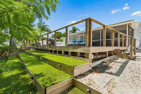Exterior - 3282 Honeysuckle Rd, Largo, FL 33770 photo 20 of 22