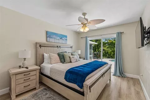 Bedroom - 3282 Honeysuckle Rd, Largo, FL 33770 photo 4 of 11