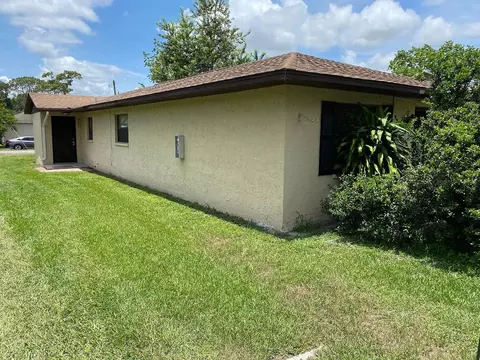 4851 16th St, Zephyrhills, FL 33542