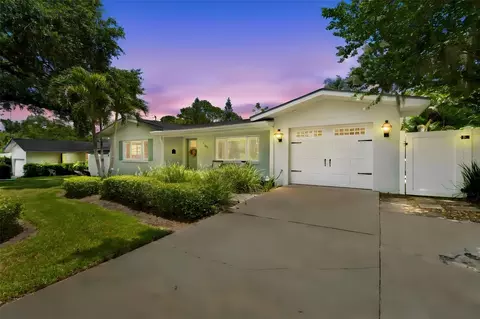 1207 Kapok Cir, Clearwater, FL 33759