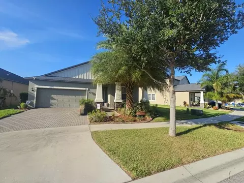 9732 Ivory Dr, Sun City Center, FL 33573