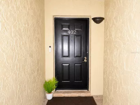 6301 58th St N #402, Pinellas Park, FL 33781