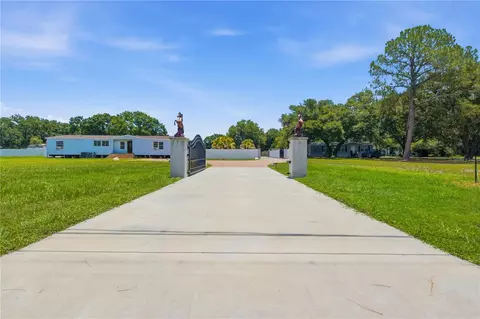 6502 Five Acre Rd, Plant City, FL 33565