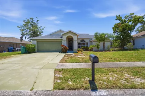 8316 Summerside Ln, Port Richey, FL 34668
