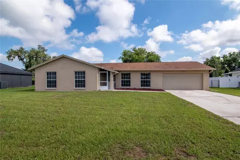 1208 Lady Guinevere Dr, Valrico, FL 33594