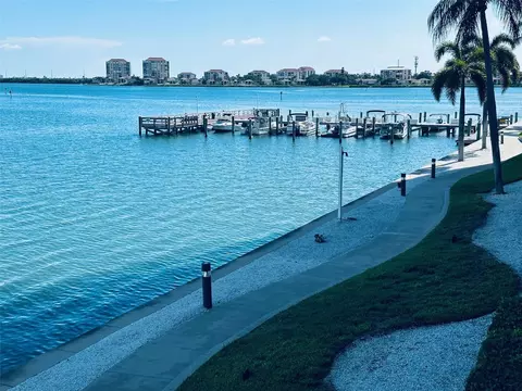 5200 Brittany Dr S #204, Saint Petersburg, FL 33715