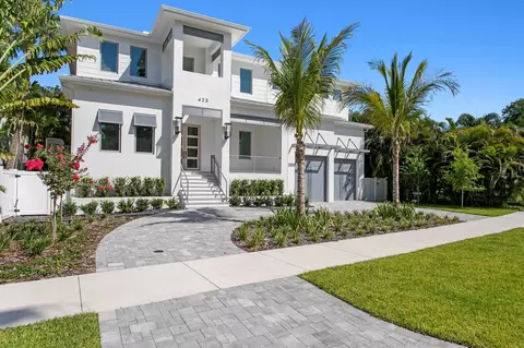 423 S Royal Poinciana Dr, Tampa, FL 33609