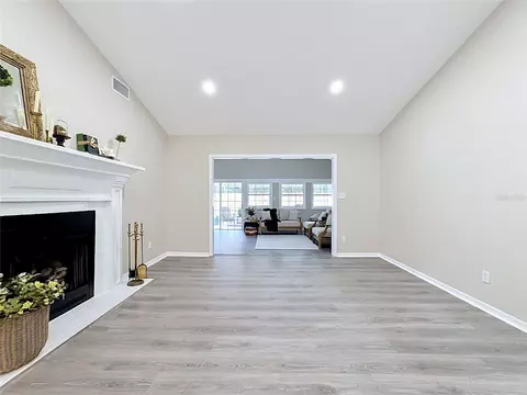 609 Breezeway Ct, Brandon, FL 33511 photo 23