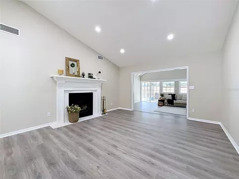 609 Breezeway Ct, Brandon, FL 33511 photo 19