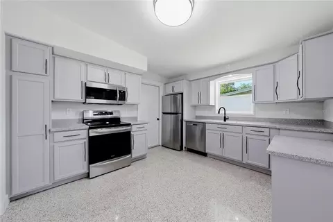 197 Overbrook Dr E, Largo, FL 33770 photo 15