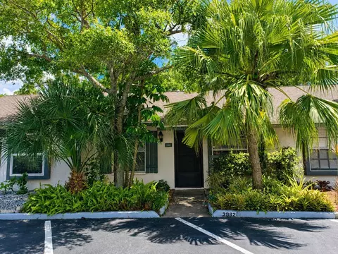 3962 La Costa Ln, Largo, FL 33771