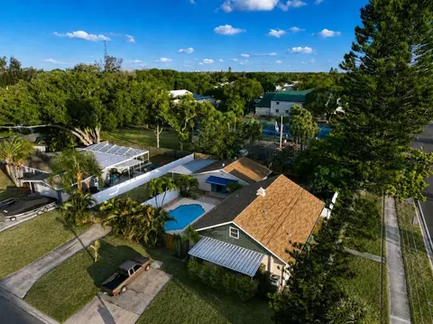 11298 73rd Ave N, Seminole, FL 33772