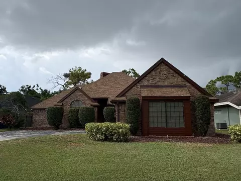 10484 Longwood Dr, Seminole, FL 33777