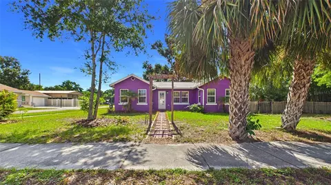 1902 53rd St S, Gulfport, FL 33707