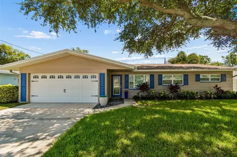 9045 Ridge Rd, Seminole, FL 33772