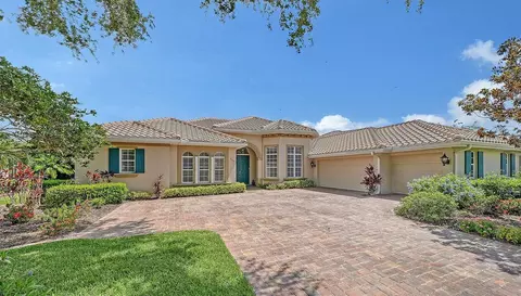 225 Pesaro Dr, North Venice, FL 34275