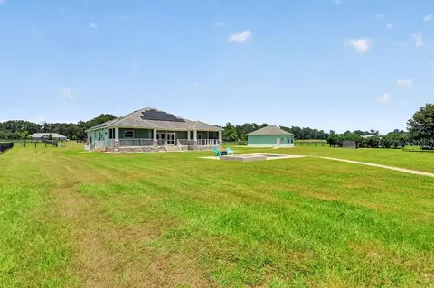 Exterior - 2556 NE 120th St, Anthony, FL 32617 photo 12 of 13