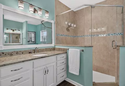 Bath - 2556 NE 120th St, Anthony, FL 32617 photo 2 of 5