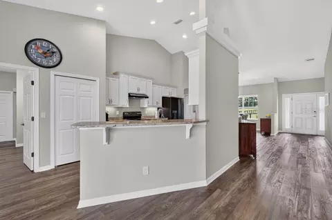 Entry Way - 2556 NE 120th St, Anthony, FL 32617 photo 2 of 2