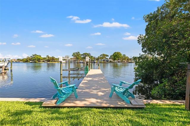 292 Sunlit Cove Dr NE, Saint Petersburg, FL 33702