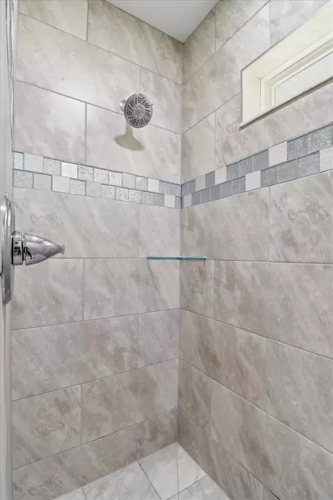 Bath - 232 E Falcon St, Dunnellon, FL 34434 photo 2 of 5