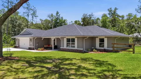 Exterior - 232 E Falcon St, Dunnellon, FL 34434 photo 5 of 8