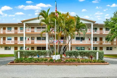 6015 19th St N #302, Saint Petersburg, FL 33714