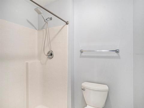 Bath - 11433 Ivy Flower Loop, Riverview, FL 33578 photo 3 of 4