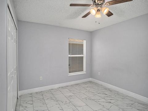 Bedroom - 11433 Ivy Flower Loop, Riverview, FL 33578 photo 5 of 10