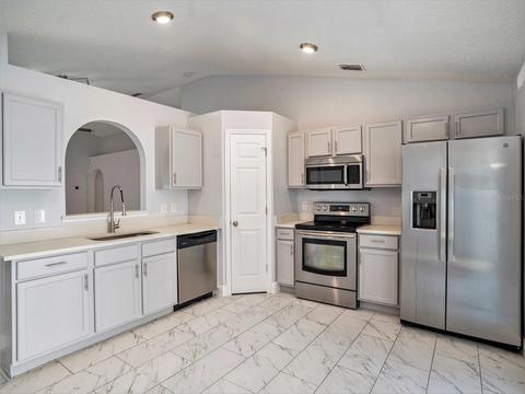 Kitchen - 11433 Ivy Flower Loop, Riverview, FL 33578 photo 1 of 3