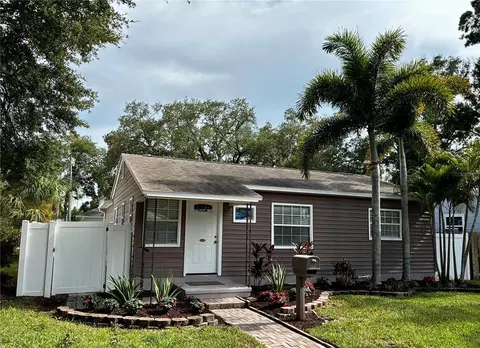 810 52nd Ave N, Saint Petersburg, FL 33703