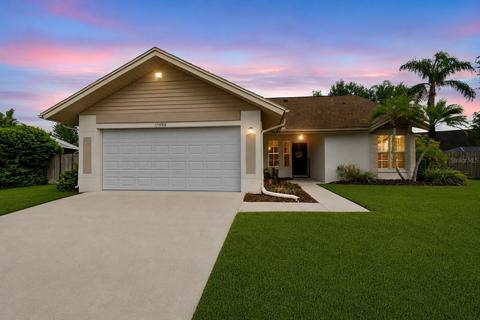 12008 Peony Ct, Tampa, FL 33635