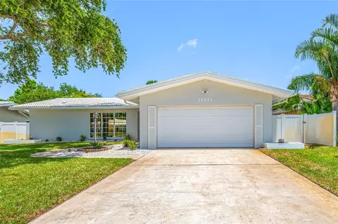 14499 Mooring Dr, Seminole, FL 33776