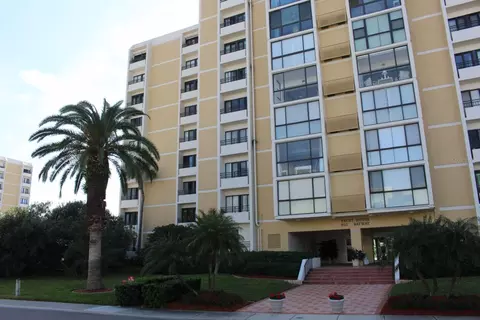 851 Bayway Blvd #101, Clearwater Beach, FL 33767