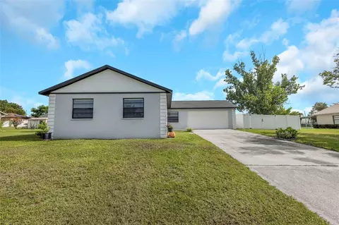 38811 James Ct, Zephyrhills, FL 33540